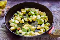 Кабачки, тушенные с зелёным горошком