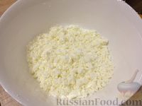 Творожная запеканка с манной крупой и вишнями