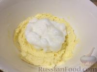 Творожная запеканка с манной крупой и вишнями