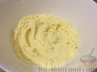 Творожная запеканка с манной крупой и вишнями